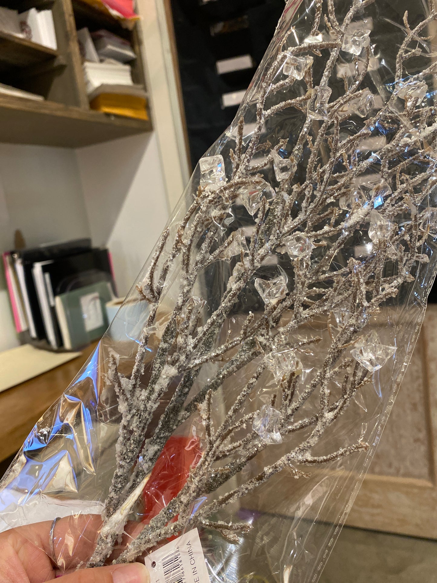SNOWY BRANCH 32"H PLASTICO